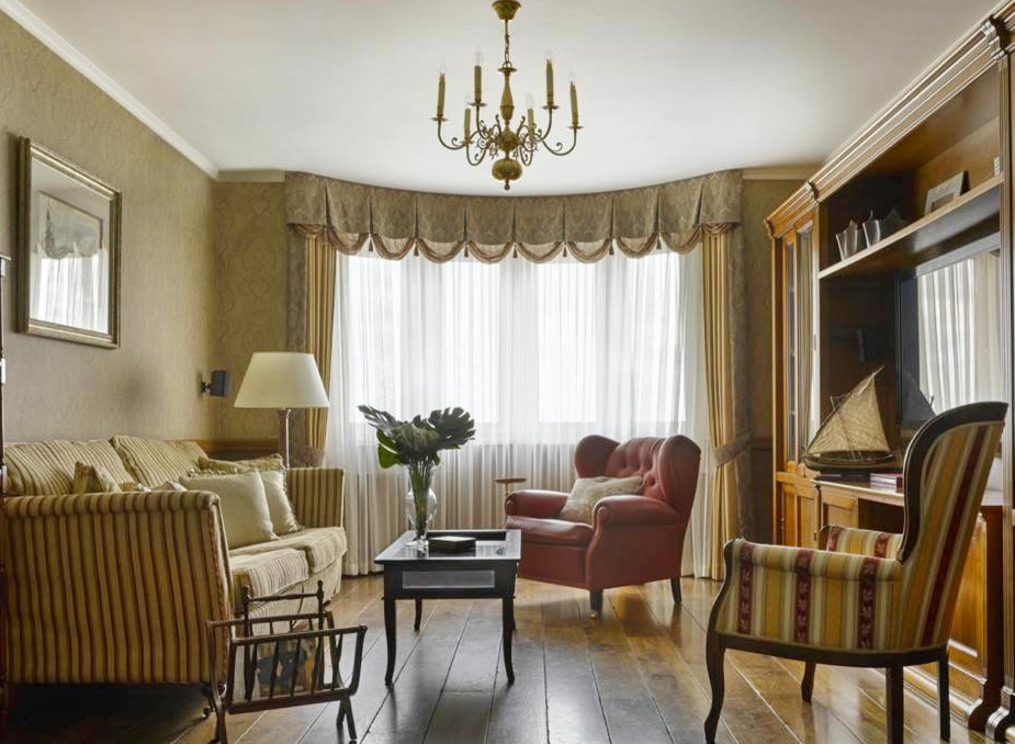 Сложные модели штор: крой, декор, установка