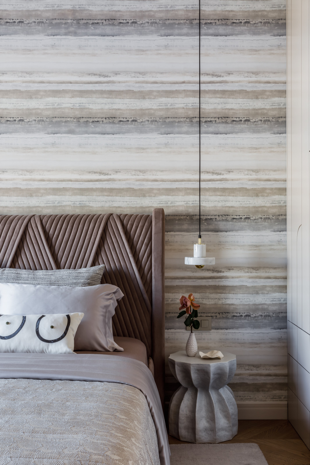 Дом с синими человечками