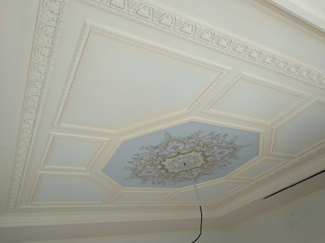 Обложка проекта: Декорирование потолка. Гипсовая лепнина