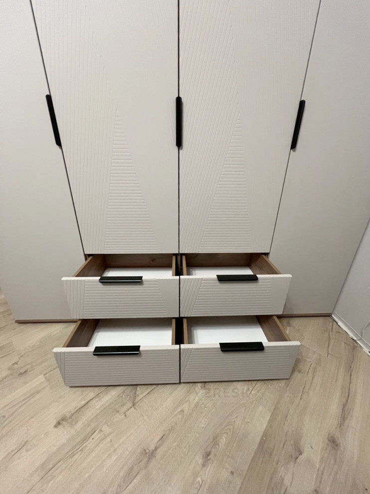 Распашные шкафы