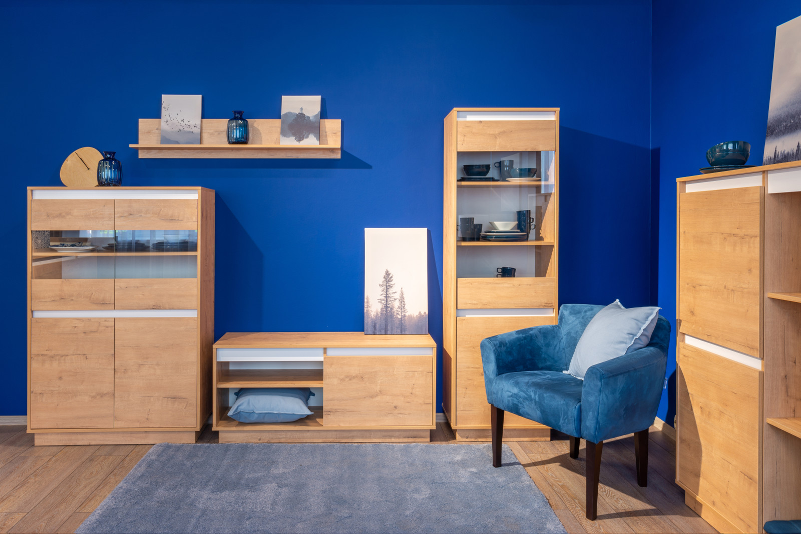 Обложка проекта: Интерьерная съемка экспозиции мебели в новом  шоу-руме мебельной фабрики SILVA