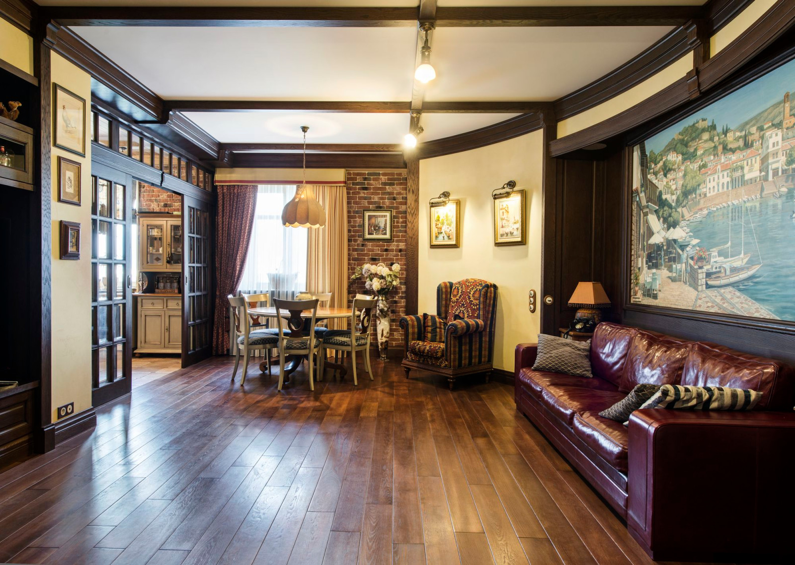 Гостиная с обеденной зоной