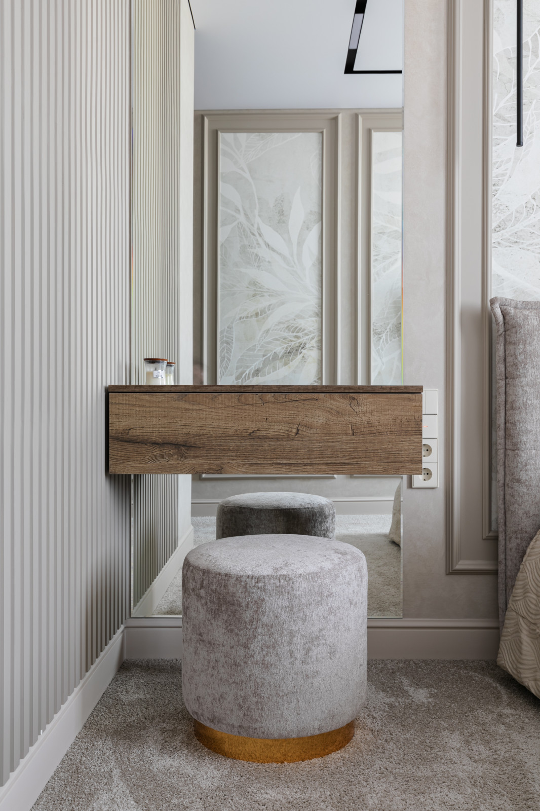 Элегантная неоклассика в бежево-серых тонах