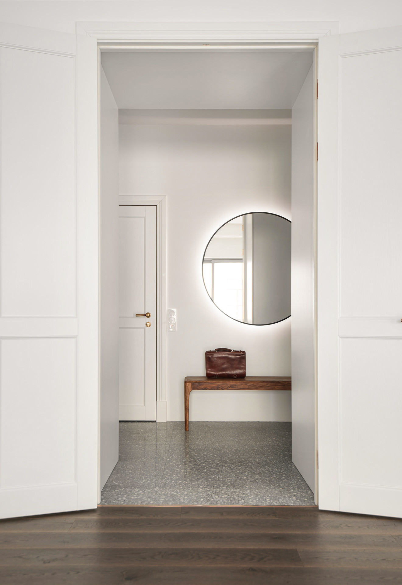 Houzz тур: Минимализм и классика возле Исаакиевского собора