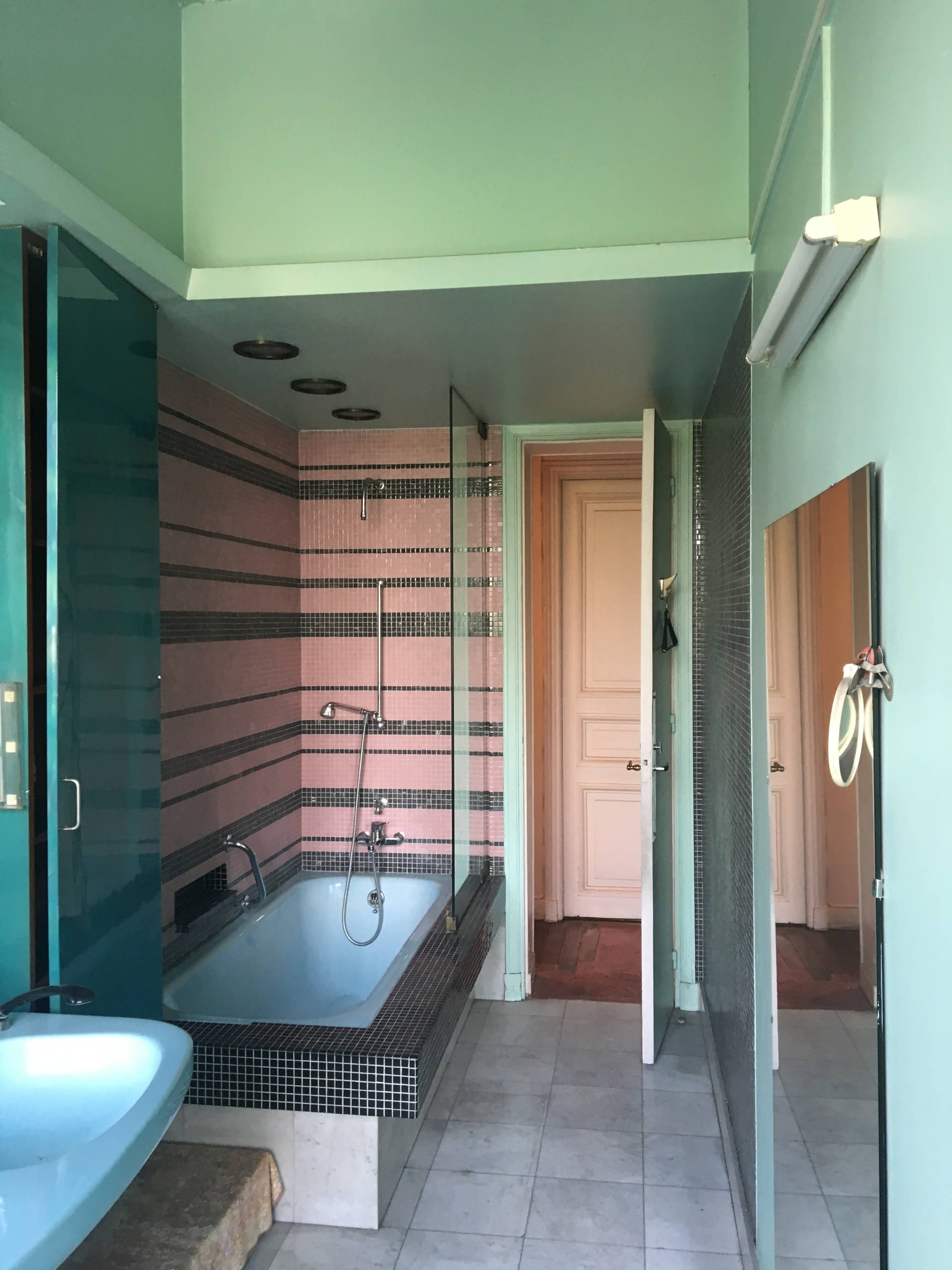 До и после: Квартира, которую не ремонтировали 70 лет