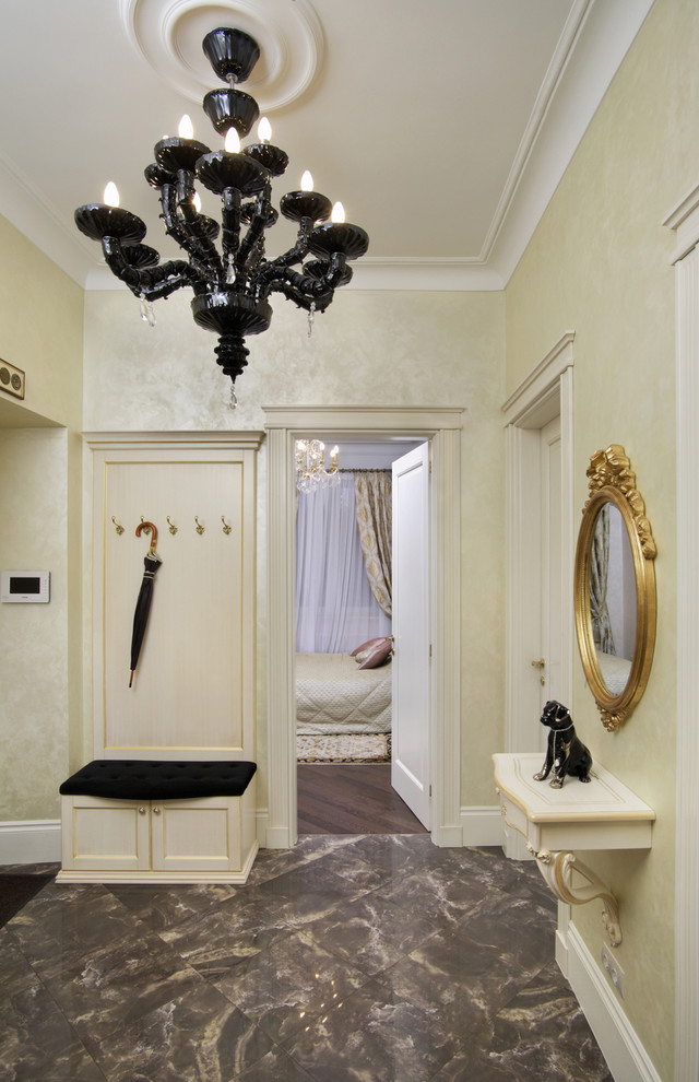 Элегантная классика (3-х комн. квартира в сталинке)