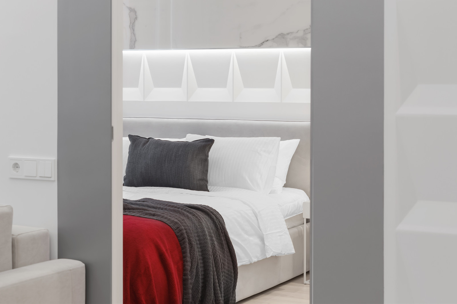 Houzz тур: Забор ПО-2 на стенах в одной московской квартире