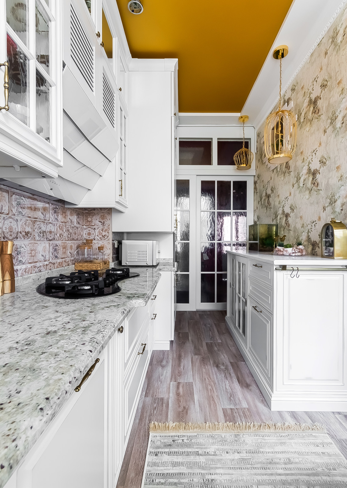 Маленькая кухня в классическом стиле