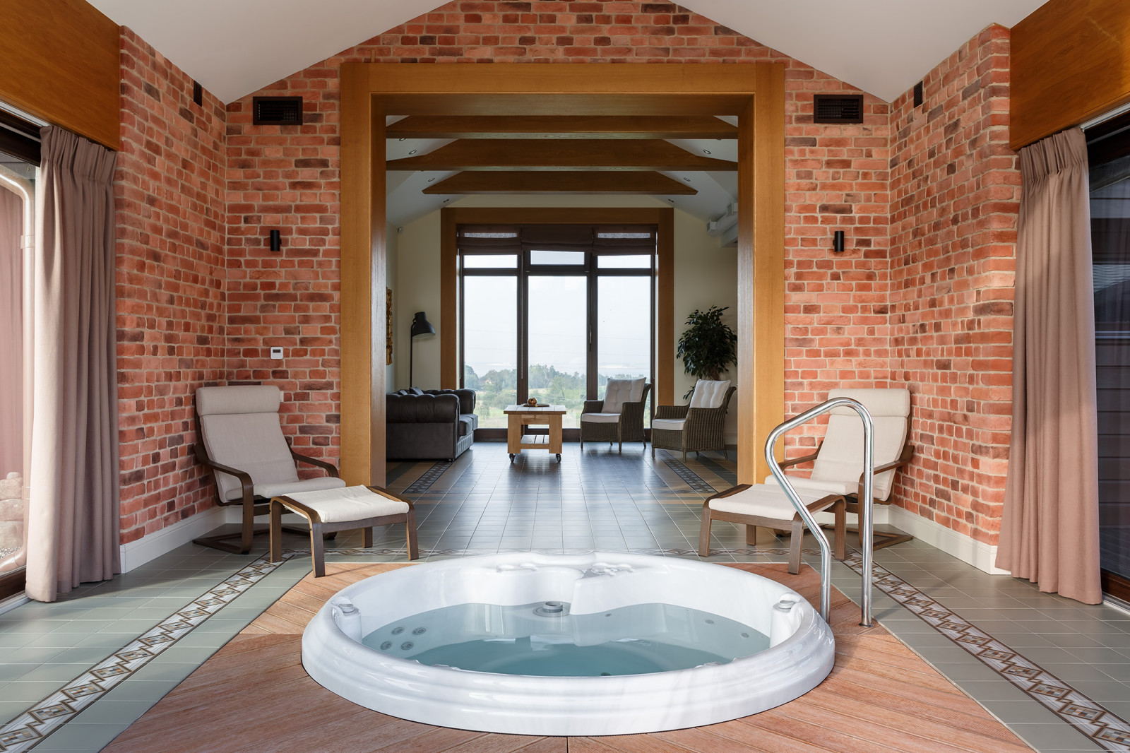 Дом на склоне