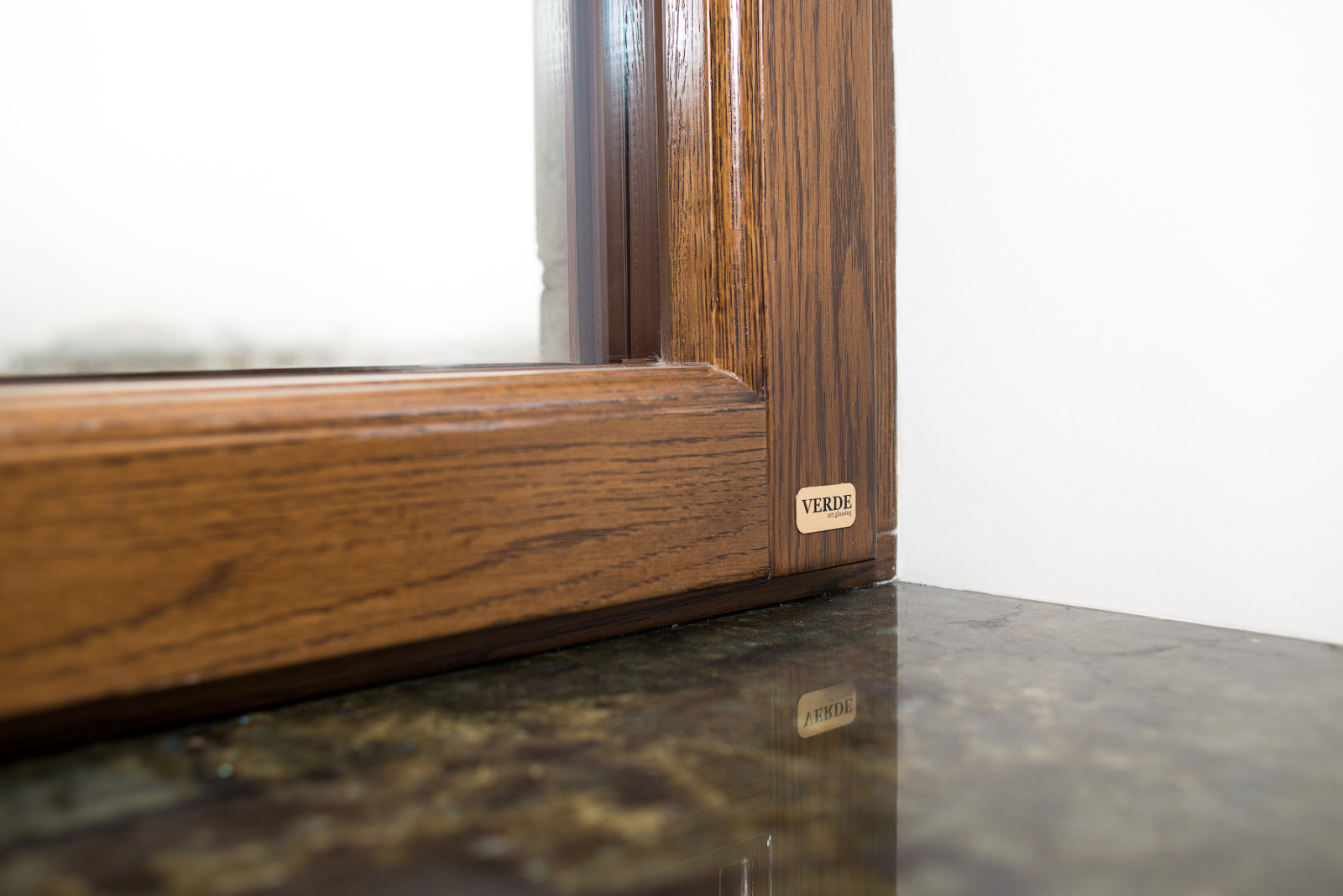 Дубовые окна в Триумф Паласе (дерево-алюминиевые окна)