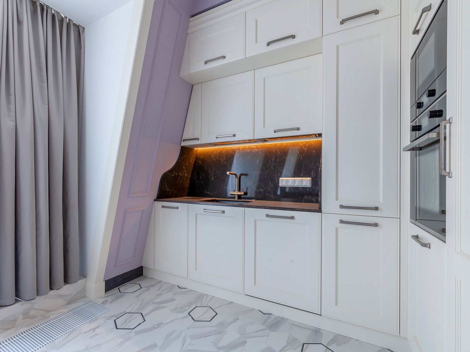 Обложка проекта: Кухня на мансардном этаже