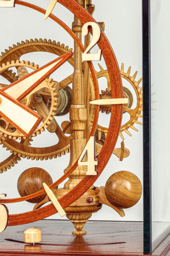 эксклюзивные часы из натурального дерева.