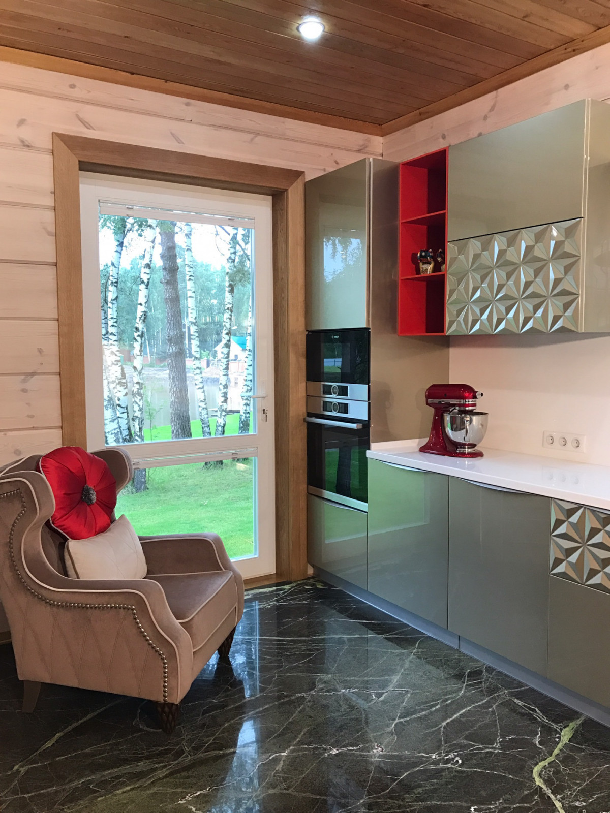 Кухня в деревянном доме в КП" Новоархангельское"