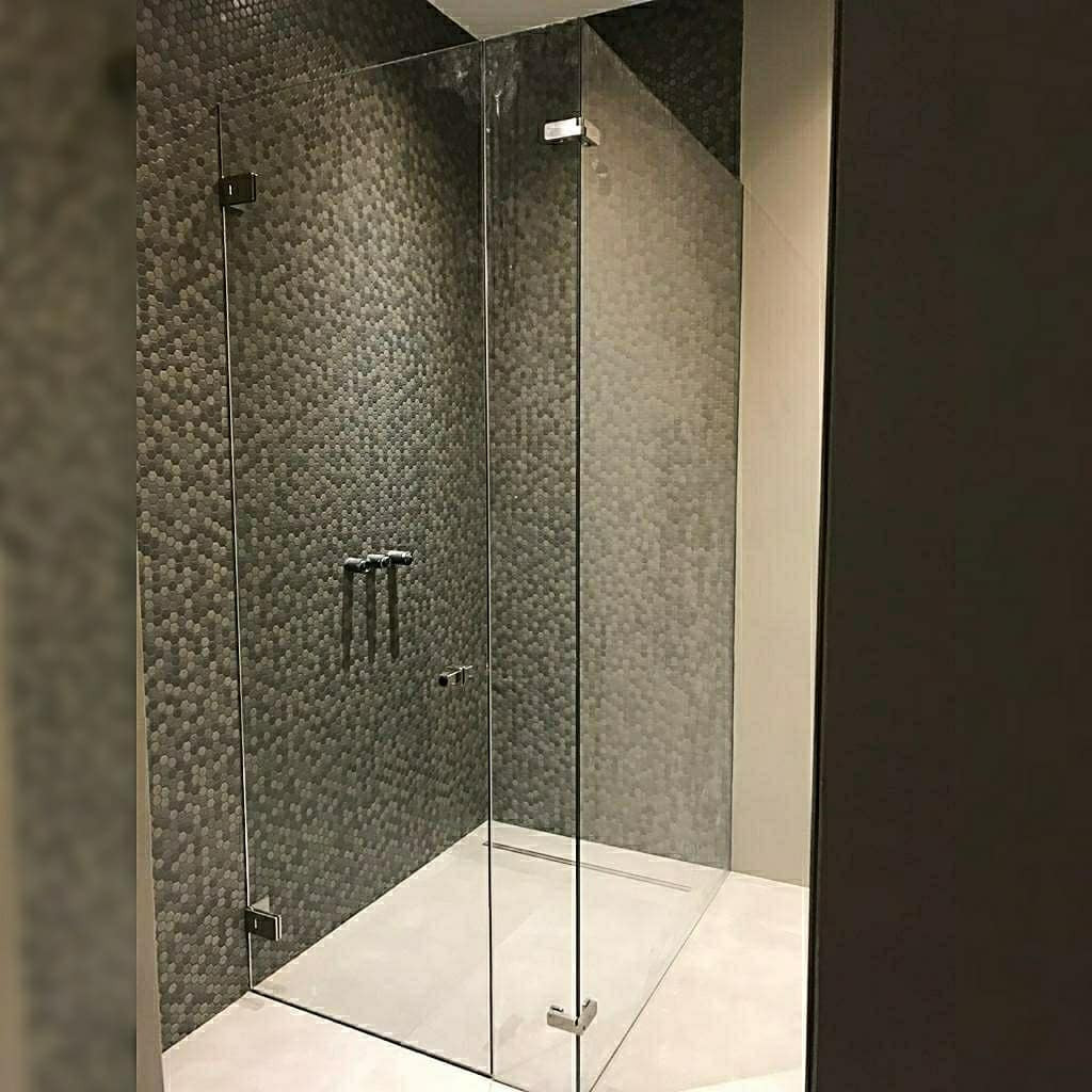 Душевые ограждения на фурнитуре MWE без стабилизационных штанг