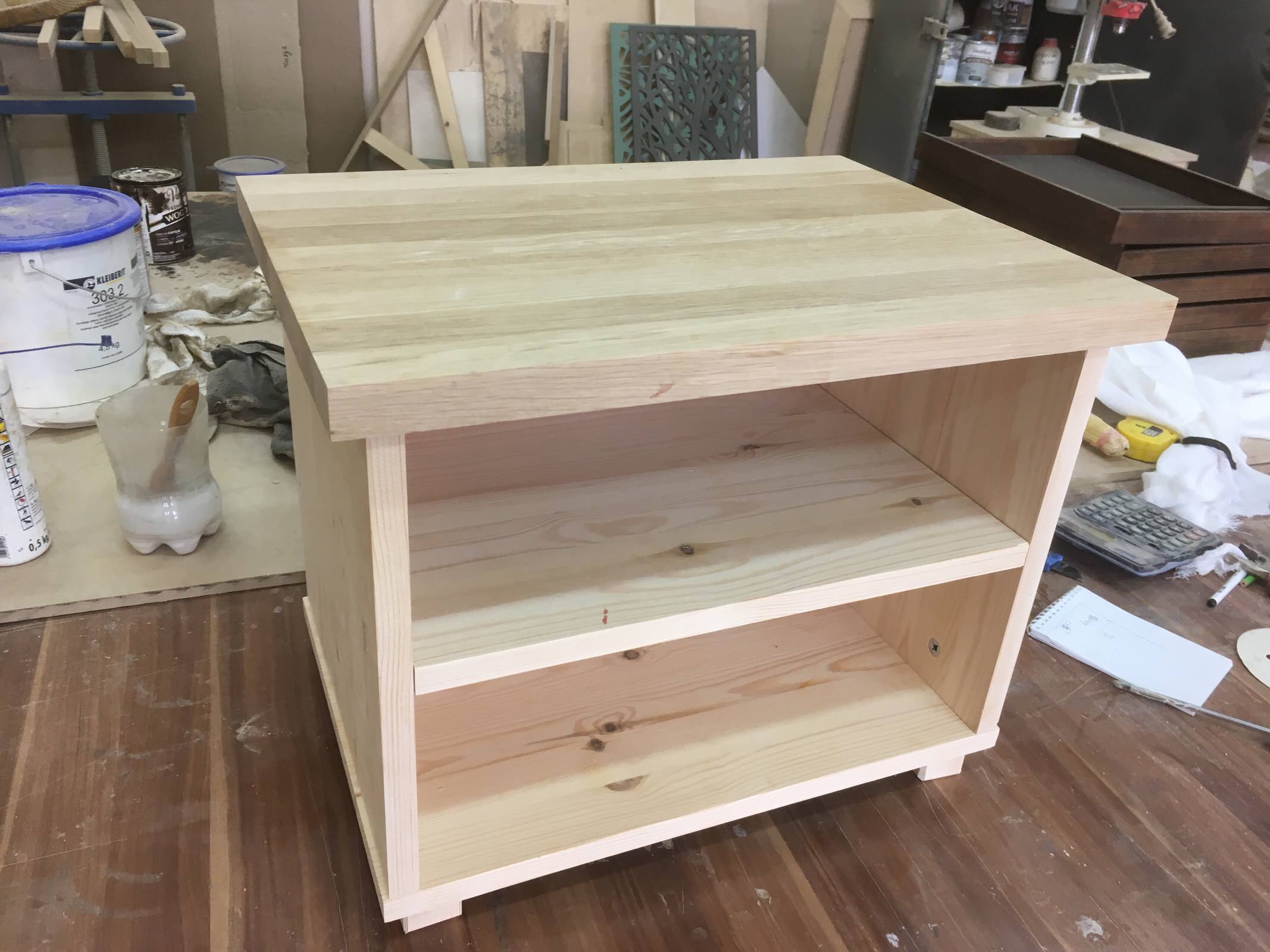 Обложка проекта: Тумбочка прикроватная