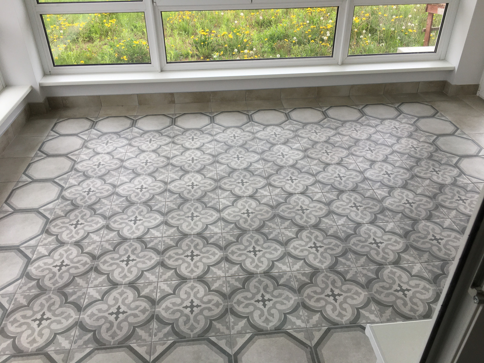 Интерьер в стиле современной классики с элементами Ар Деко.