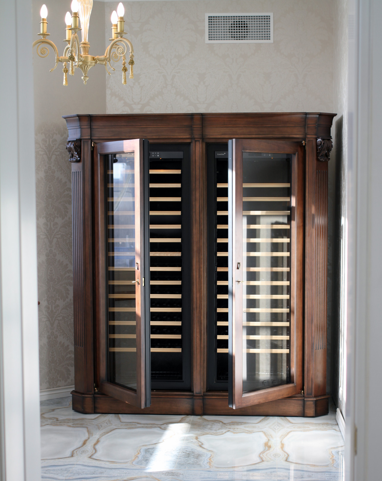 Роскошный винный шкаф на заказ / Custom Made Wine Cabinet.