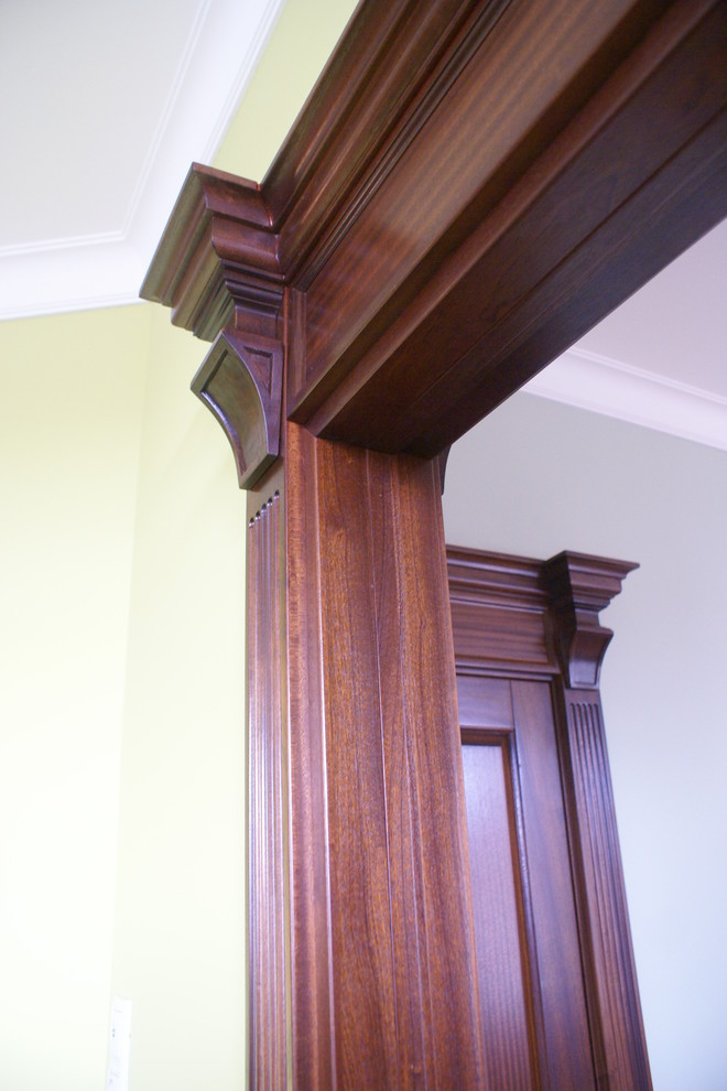 Двери из красного дерева / Solid Mahogany Interior Doors.