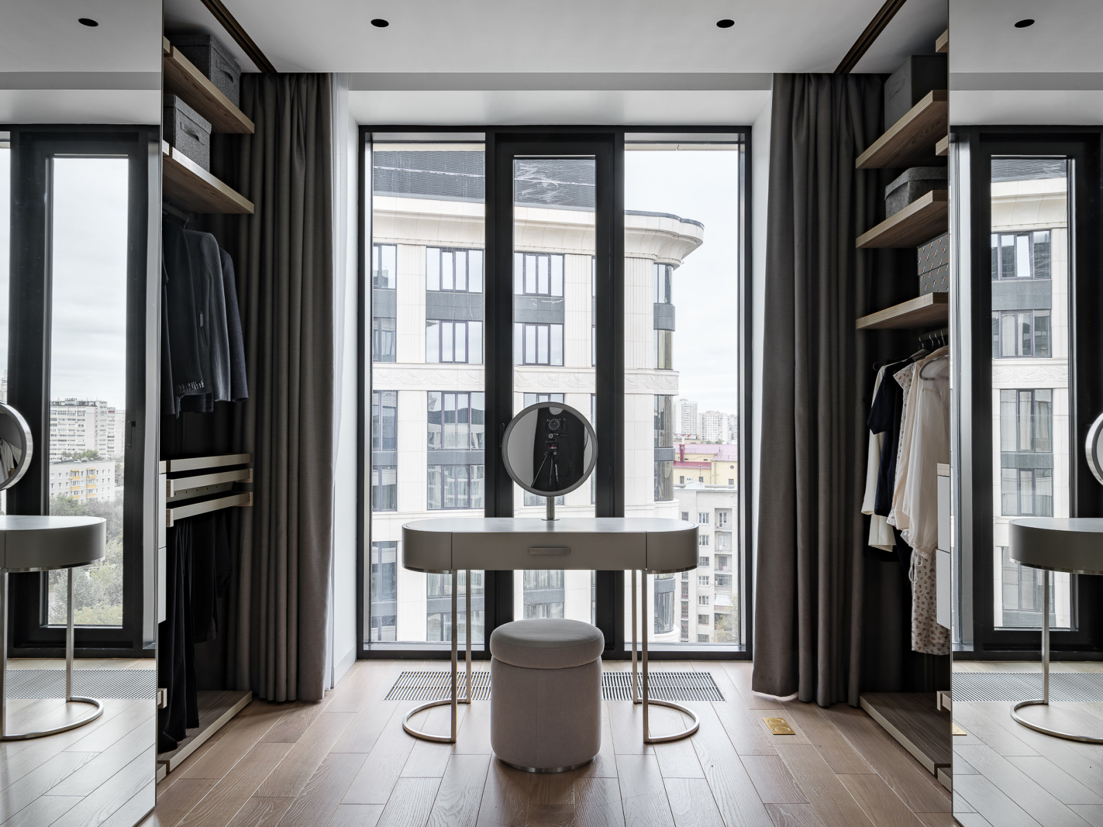 Апартаменты для молодой девушки в 100 м²