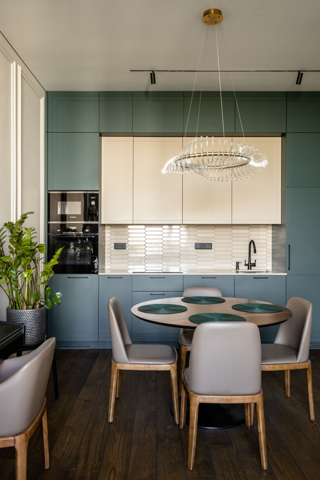 Минимализм и элегантность: кухня в одну стену