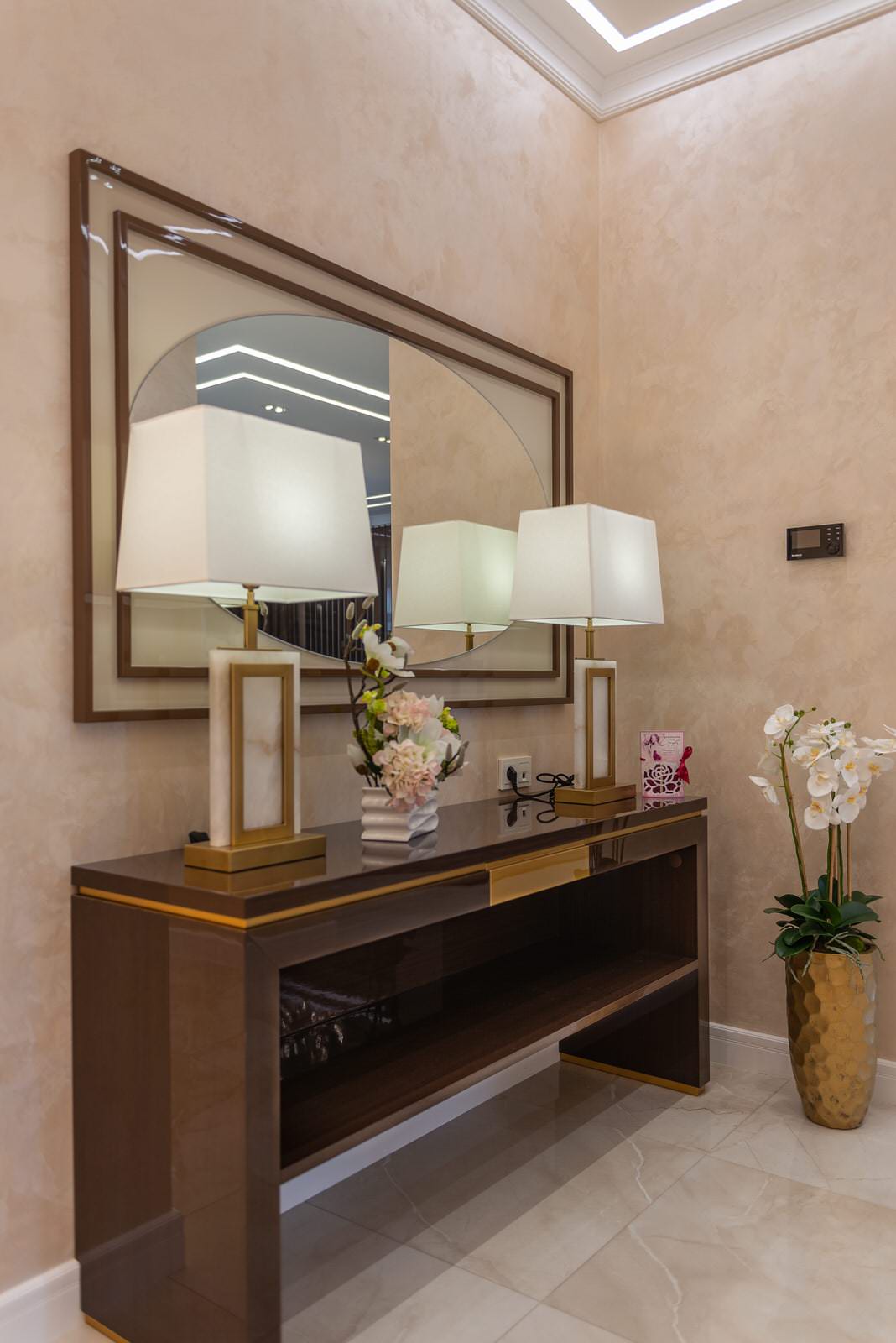 Дом с бассейном