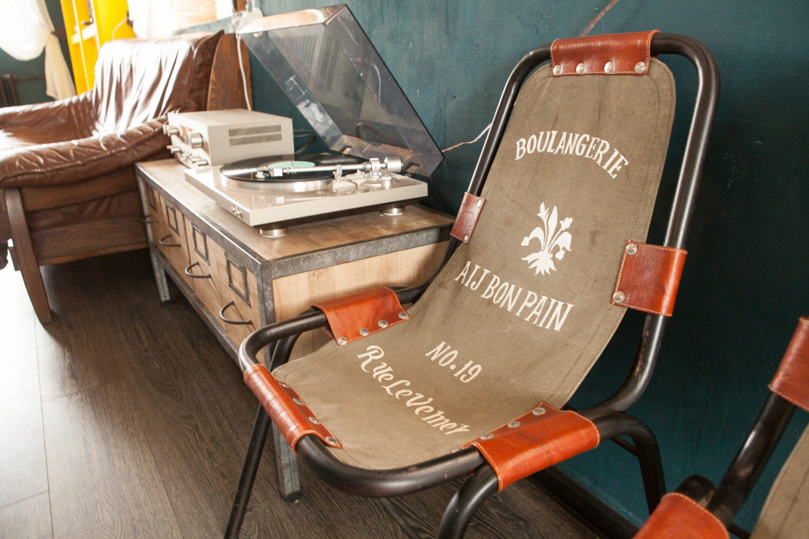 КВАРТИРА С 7 ОКНАМИ 2. ФОТО СЕРГЕЙ КОМЯГИН