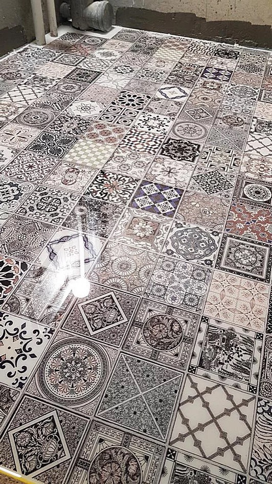 Фотопол в ванной комнате