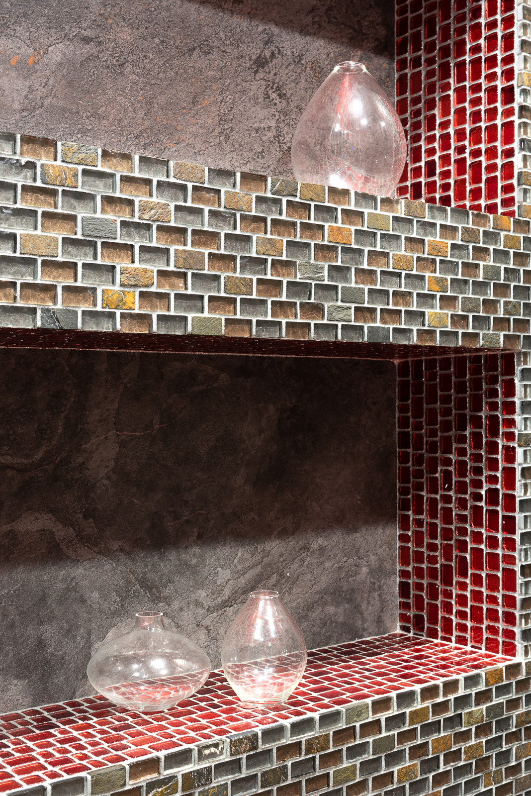 Разные полюса.