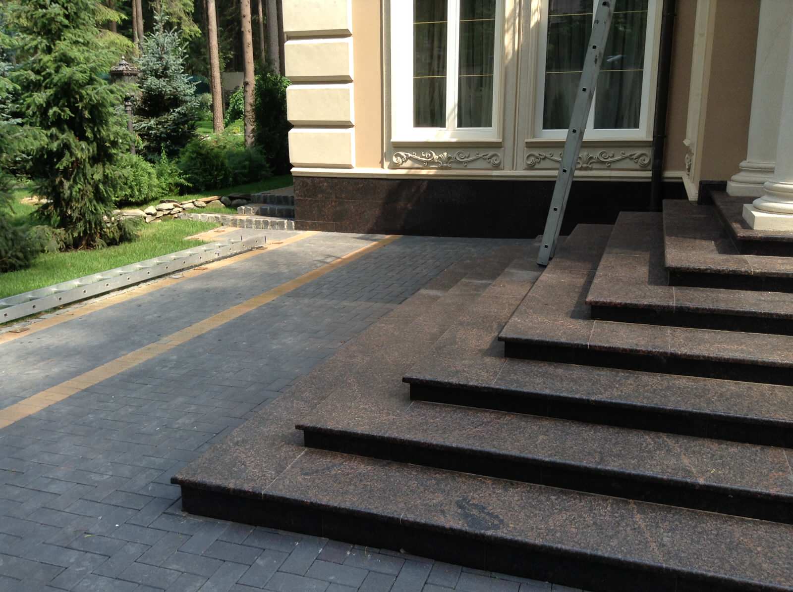 Обложка проекта: Крыльцо из натурального гранита