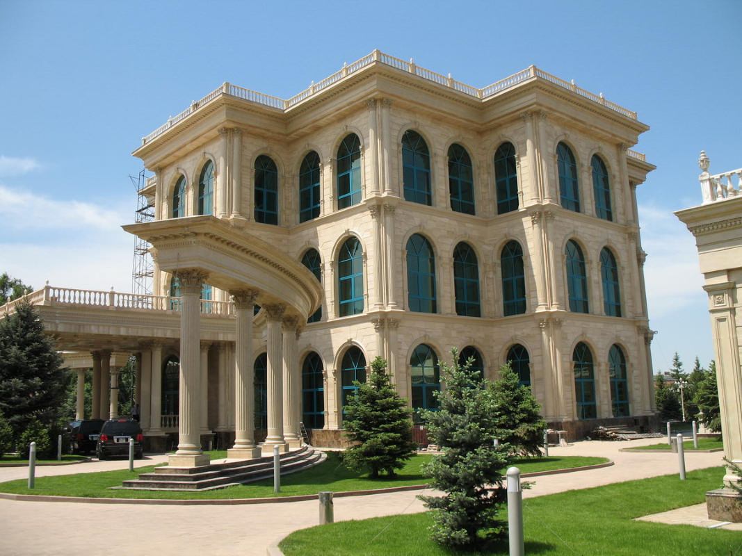 облицовка фасадов травертином из Ирана