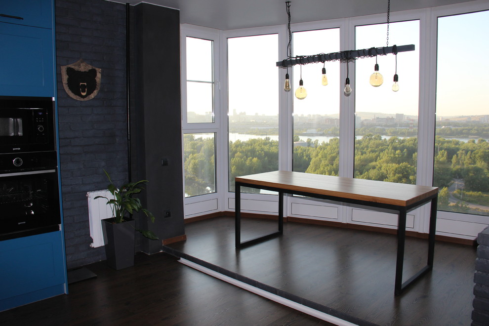 Стол обеденный из массива дуба