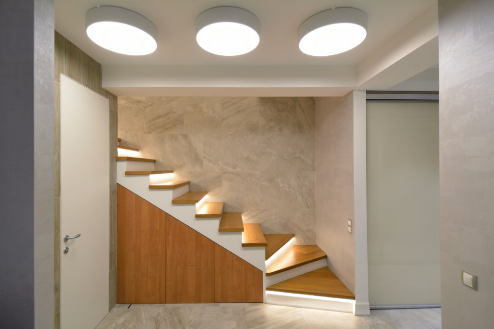 Лестница из тикового дерева