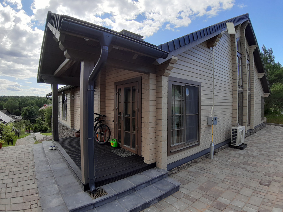 Дом из бруса в стиле шале.