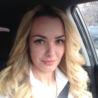 Анна Максимова