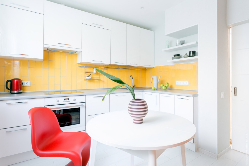 Multicolored apartment in Zhulebino, Moscow