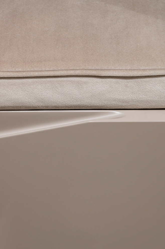 Шкаф с интегрированными зеркалами