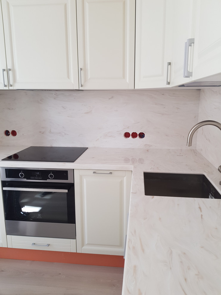 Кухонная столешница с фартуком из искусственного камня Corian Sand Storm