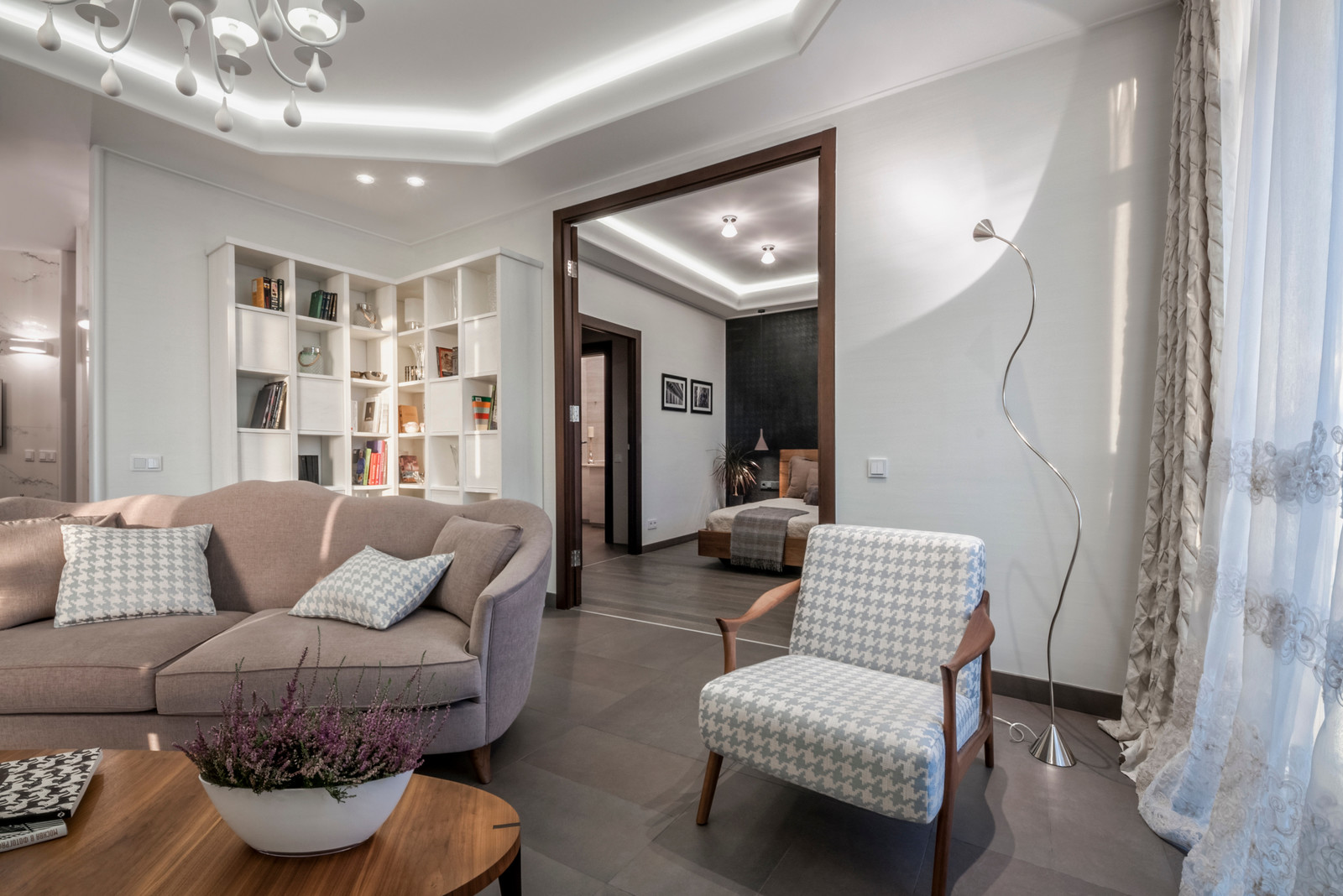 Jacqueline - нашествие гусиных лапок