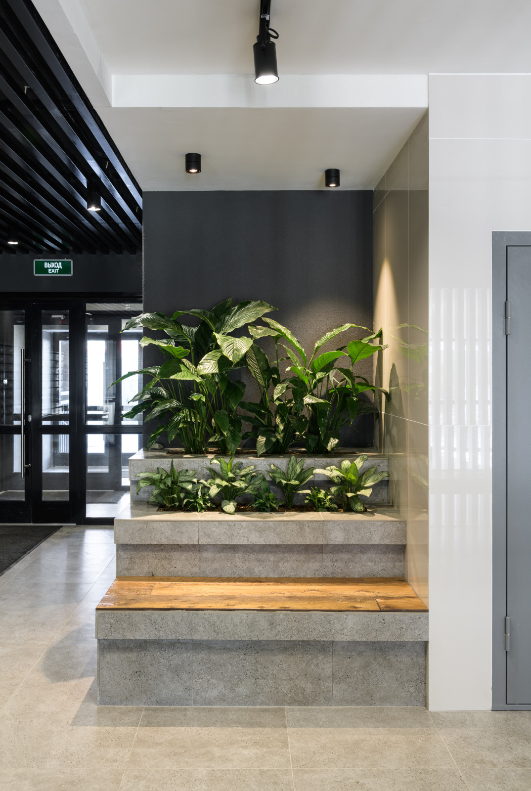 Холл жилого комплекса