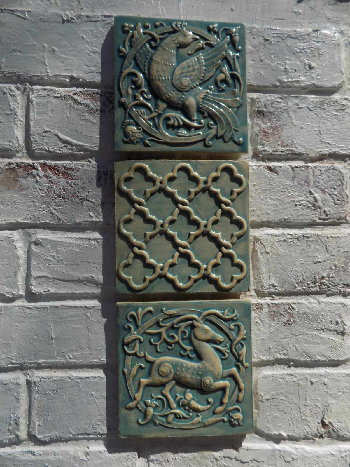 Украшение восстанавливаемой церкви в Брянской области.