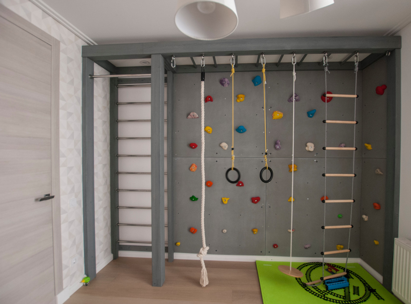 Modern and lignt 140 sq. m. appartment in Saint-Petersburg