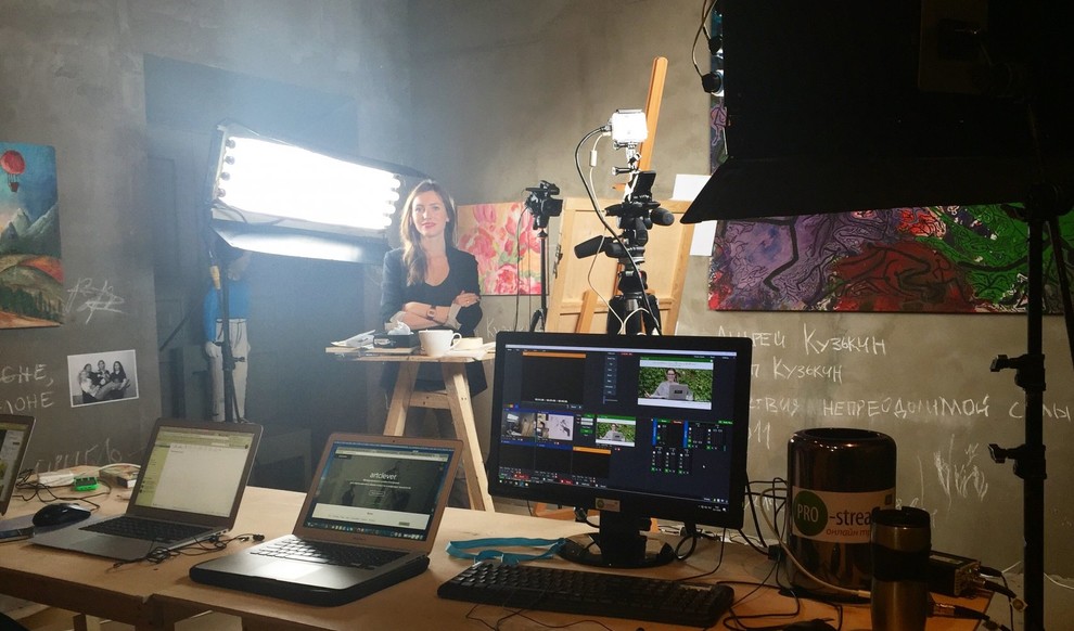 Портрет: Платформа Artclever, где учат визуальным искусствам