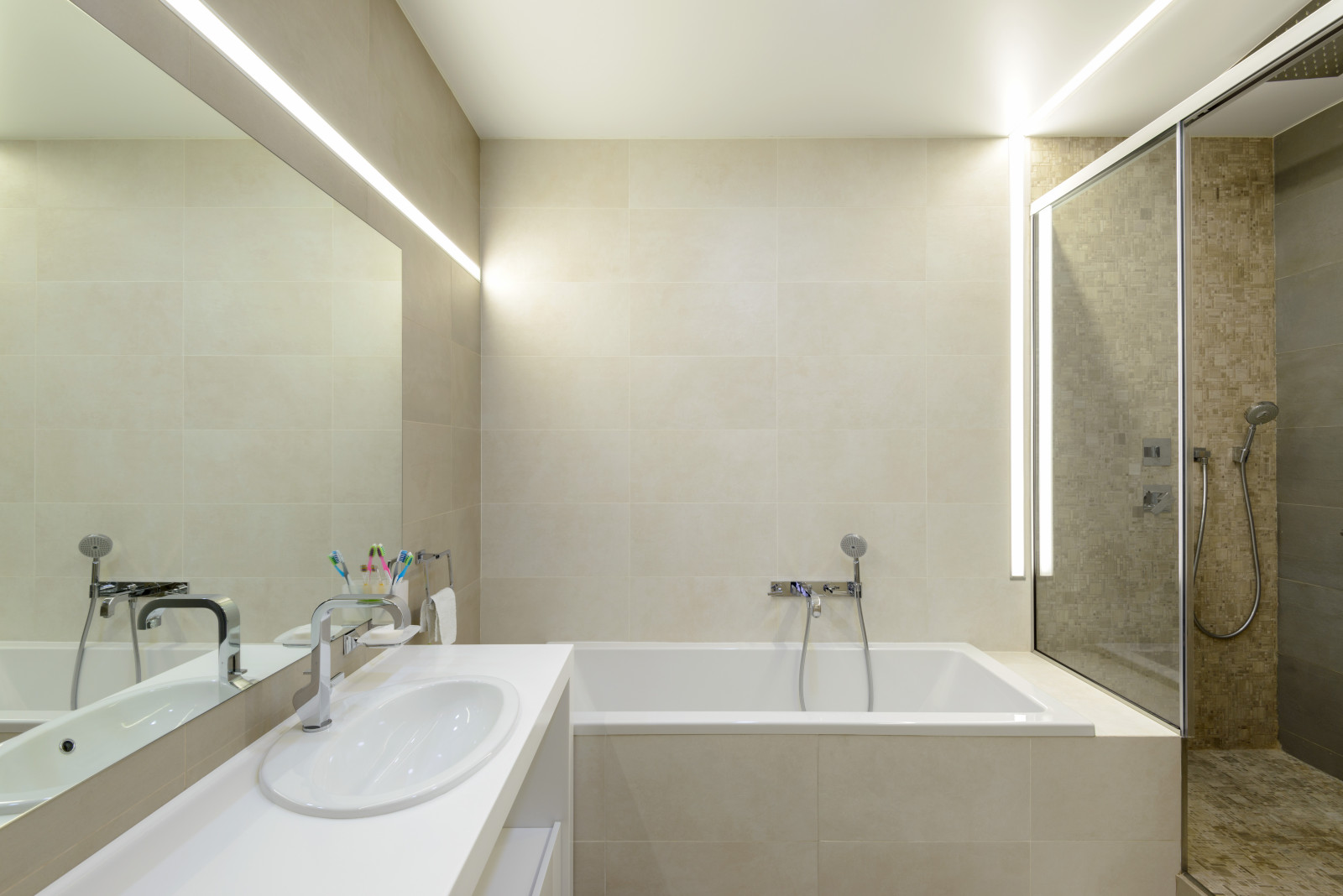 apartment with aquarium