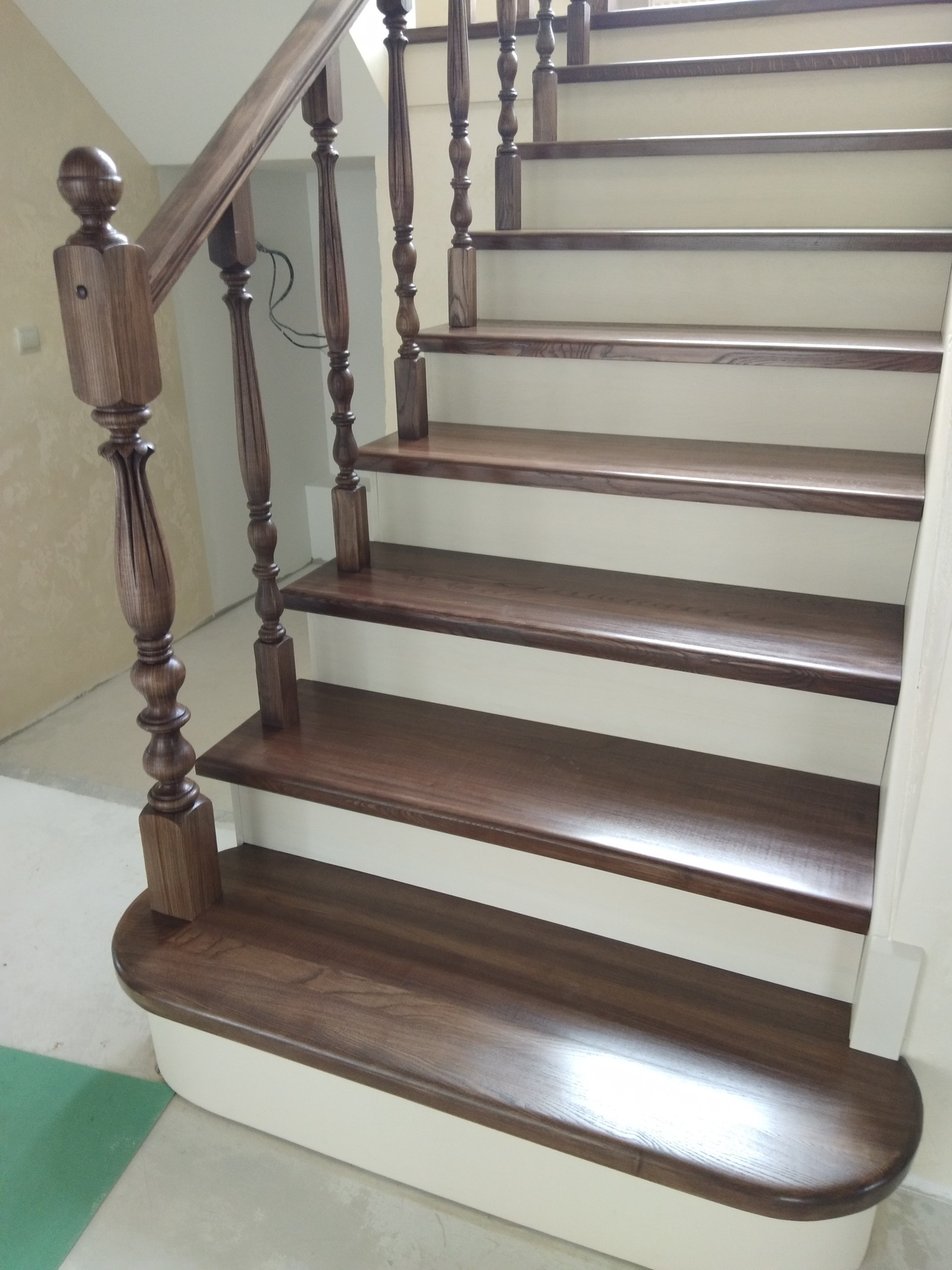 Лесница из ясеня