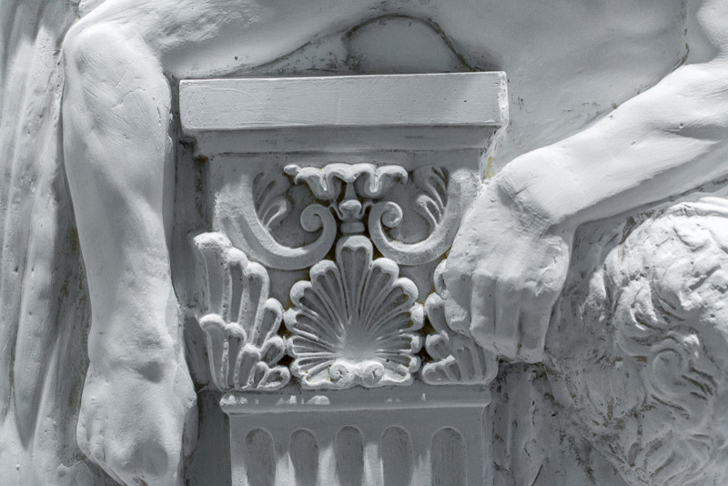 Квартирный вопрос. В греческом зале