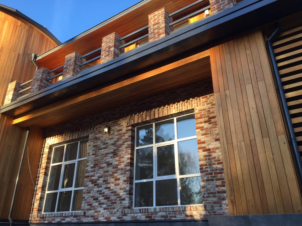 Фасад дома из дореволюционного кирпича