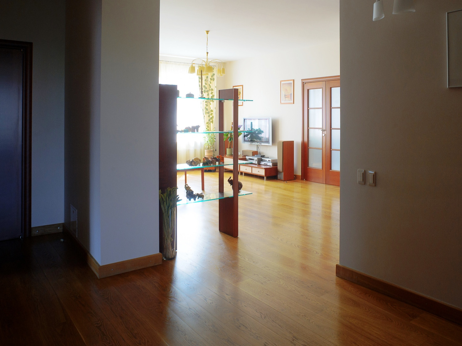 Паркетная доска из массива дуба Tantum Quercus в интерьере (квартира)