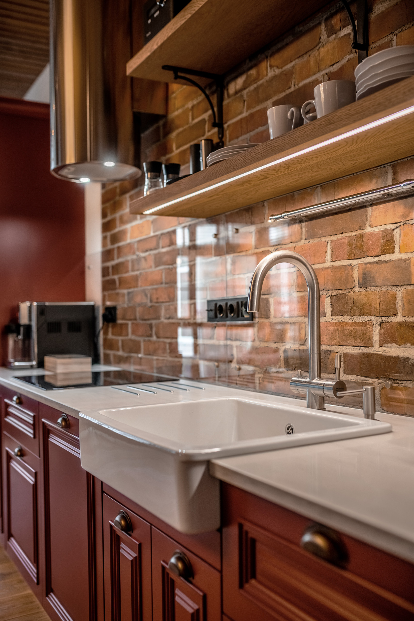 Проект недели: Кухня с «барной» атмосферой и кинотеатром