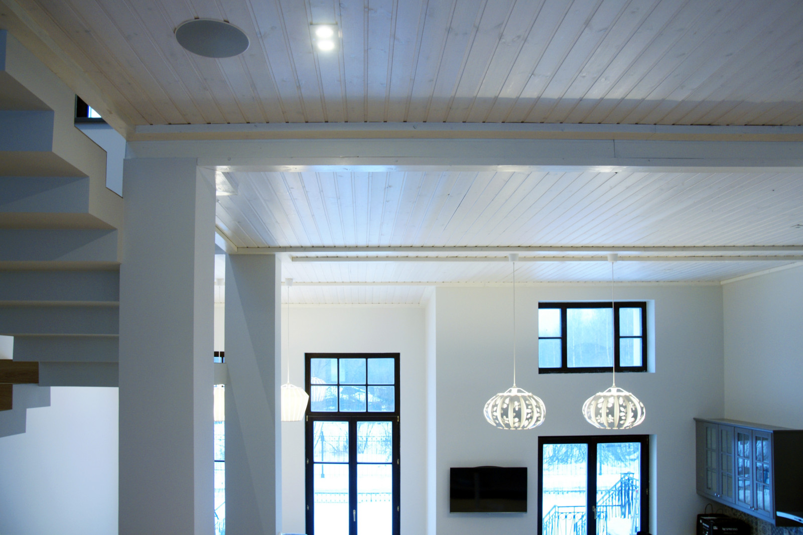 Тыловая встроенная в потолок акустика