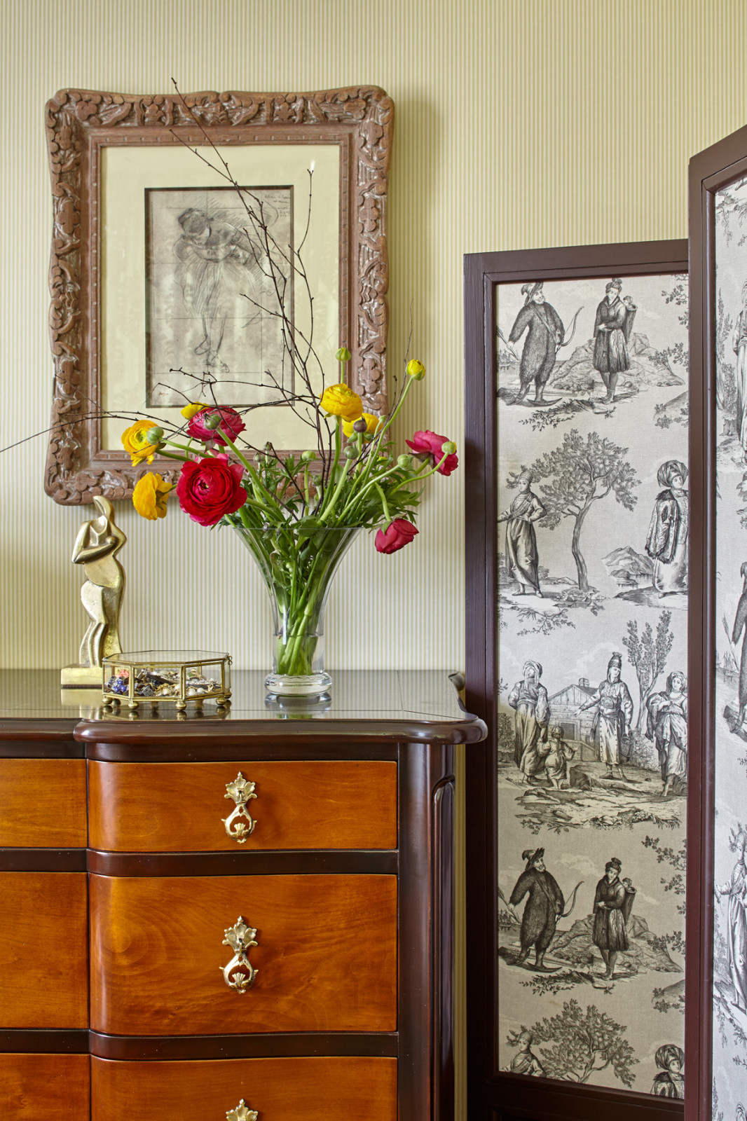 Обложка альбома: Гостиная-кабинет